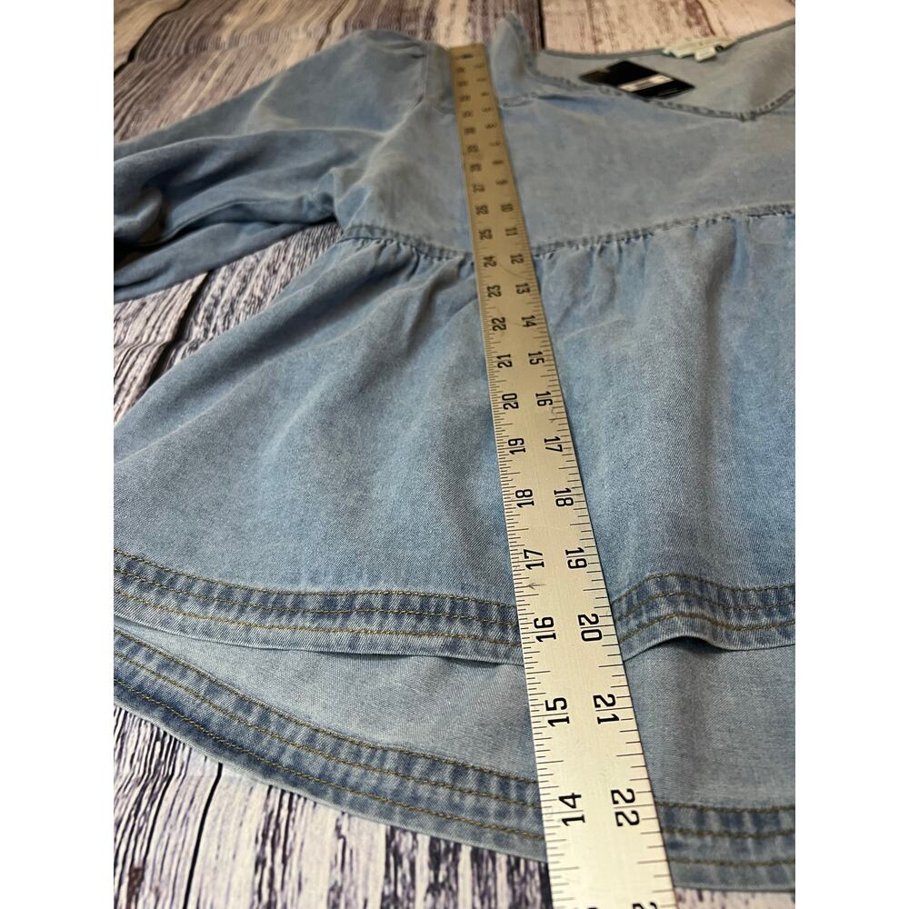 NWT, Lucky Brand Denim High Low Blouse, 3/4 Puff Sleeve, V Neck, Blue, Med - Picture 4 of 8